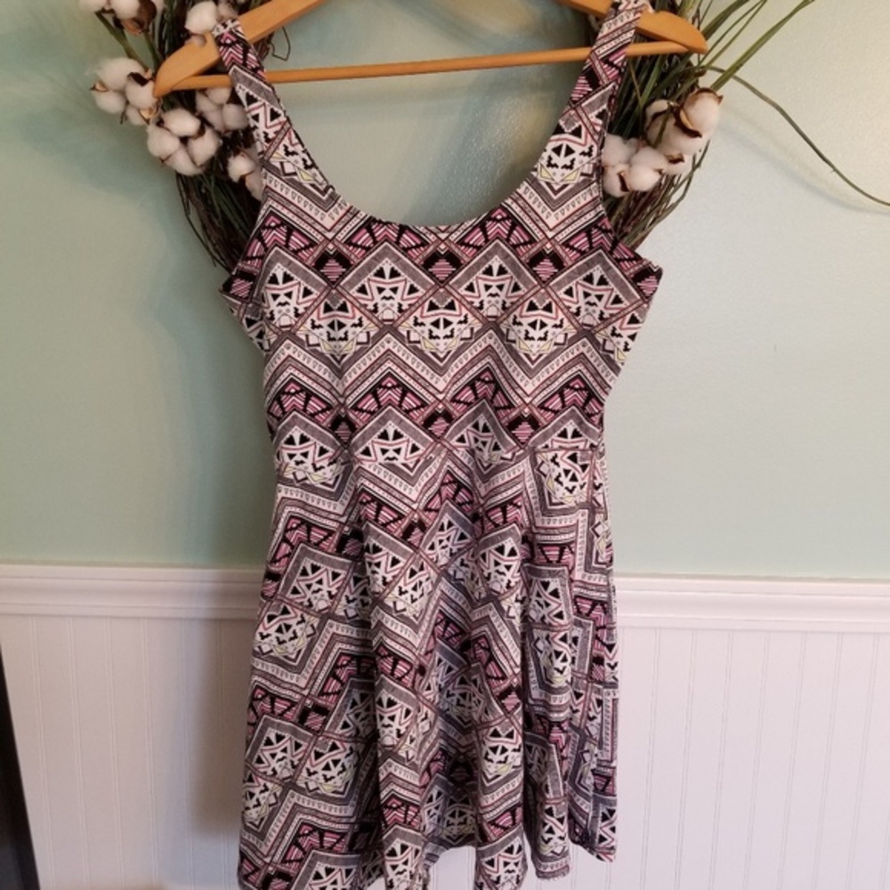 Victorias Secret PINK Geometric Tribal Print Skater Dress Pink Black White Med‎